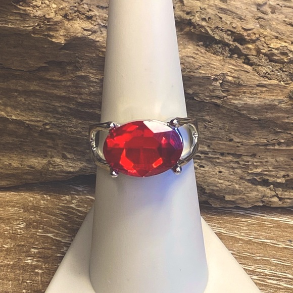 Jewelry - Size 7 Ring